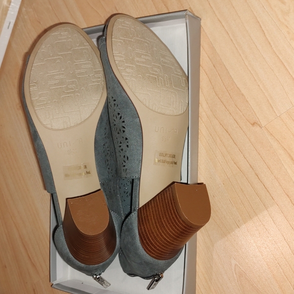 New shoes - Picture 2 of 2